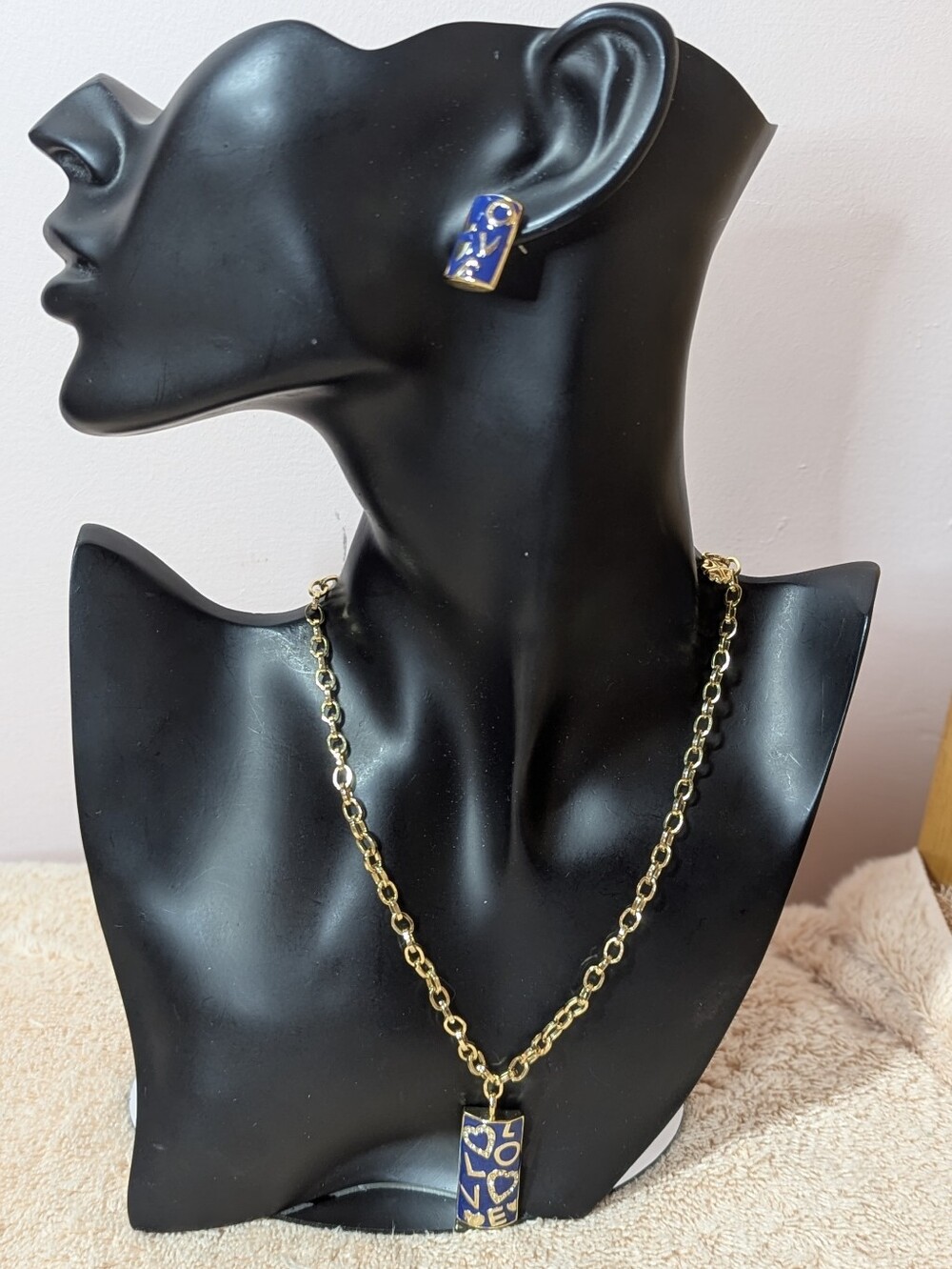 Lucky Brand VTG Y2K Cobalt Blue Enamel LOVE Necklace & Earrings NOS + FREE GIFT - Picture 3 of 4